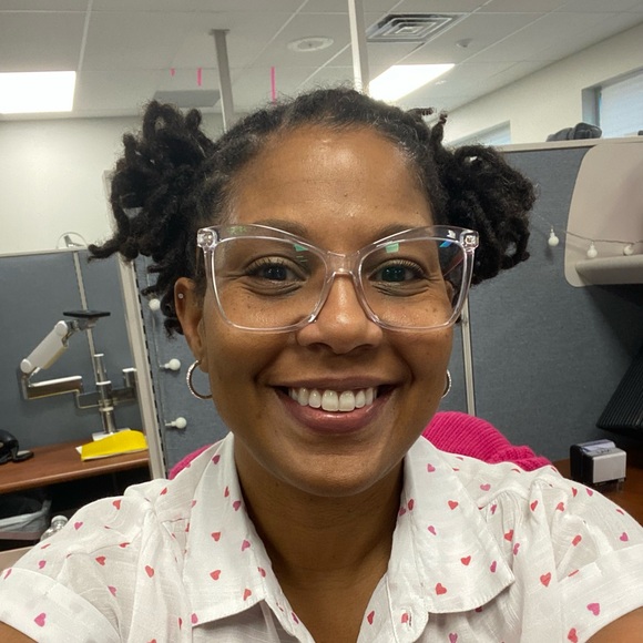 Meet your Posher, Najla - Picture 2 of 2